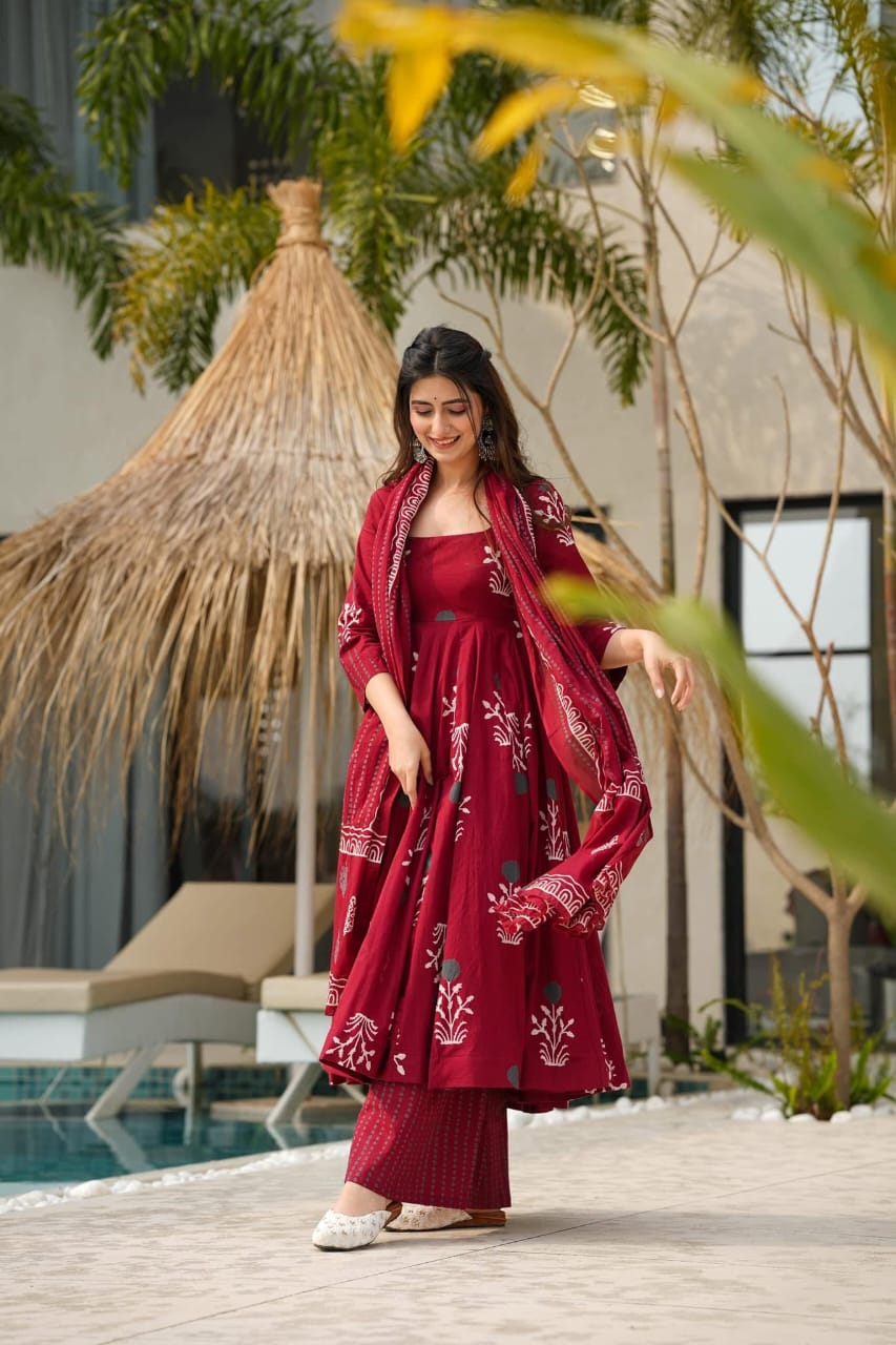 Anarkali Kurta Set With Dupatta Set For Women (RED)